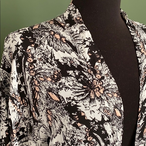 Robe - Picture 3 of 4